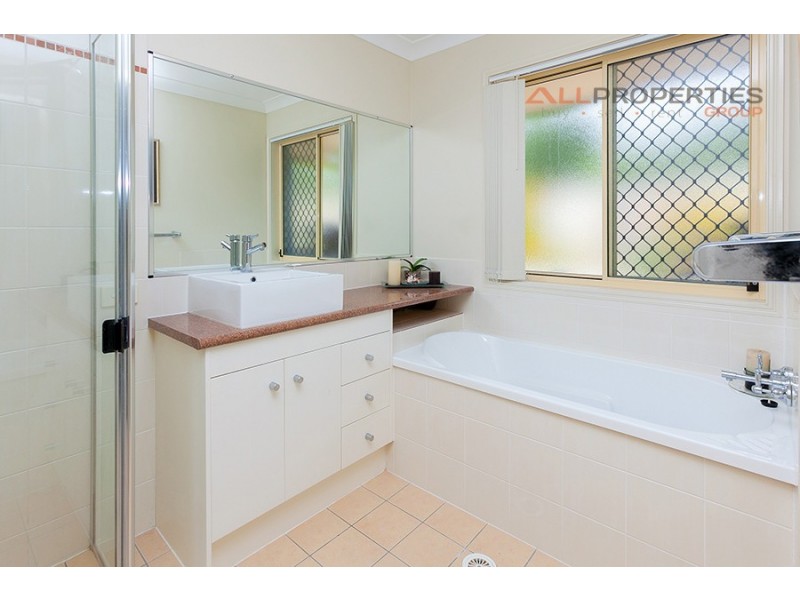 43 Parkwood Drive, Heathwood QLD 4110