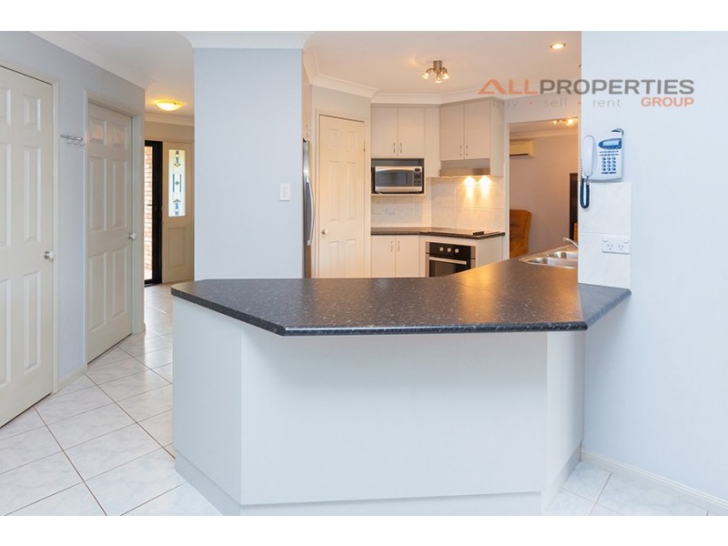 55 Conifer Street, Hillcrest QLD 4118