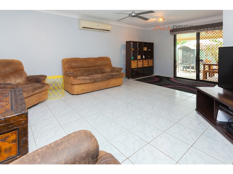 55 Conifer Street, Hillcrest QLD 4118
