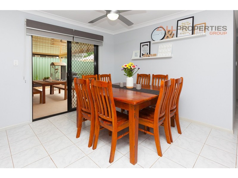 55 Conifer Street, Hillcrest QLD 4118