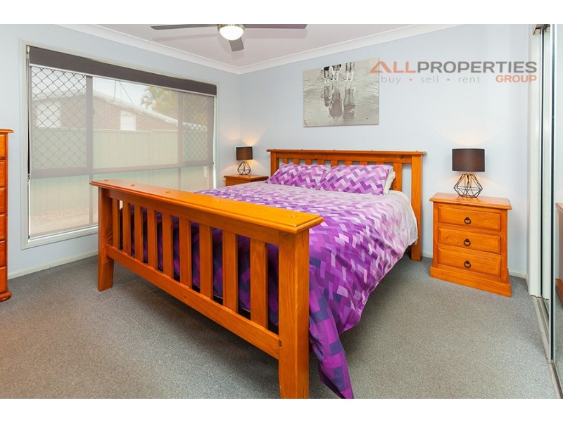 55 Conifer Street, Hillcrest QLD 4118