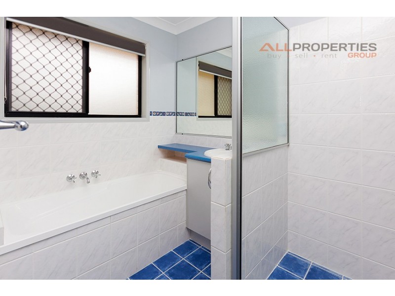 55 Conifer Street, Hillcrest QLD 4118