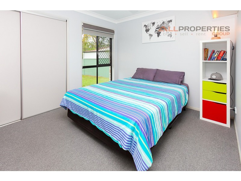 55 Conifer Street, Hillcrest QLD 4118