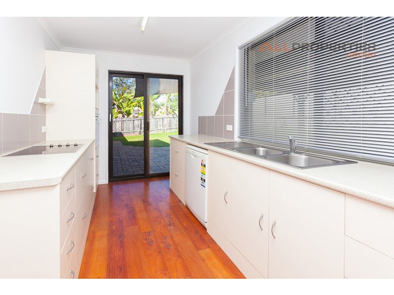 4 Arbour Way, Regents Park QLD 4118