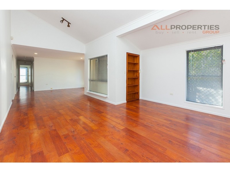 4 Arbour Way, Regents Park QLD 4118
