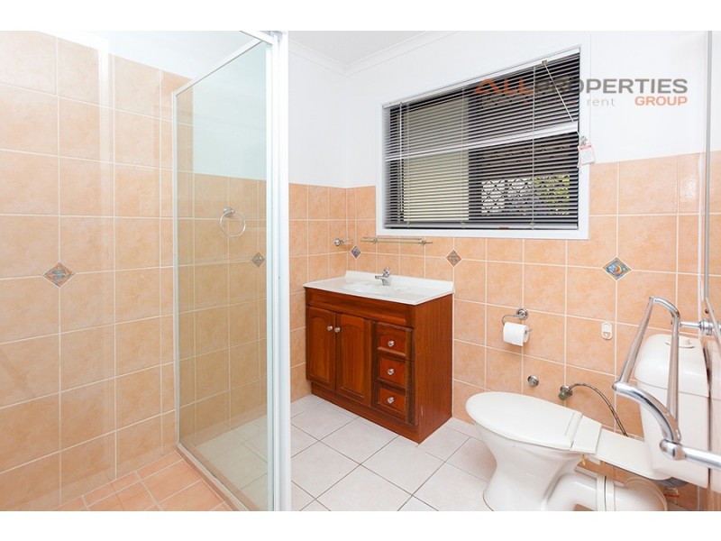 4 Arbour Way, Regents Park QLD 4118
