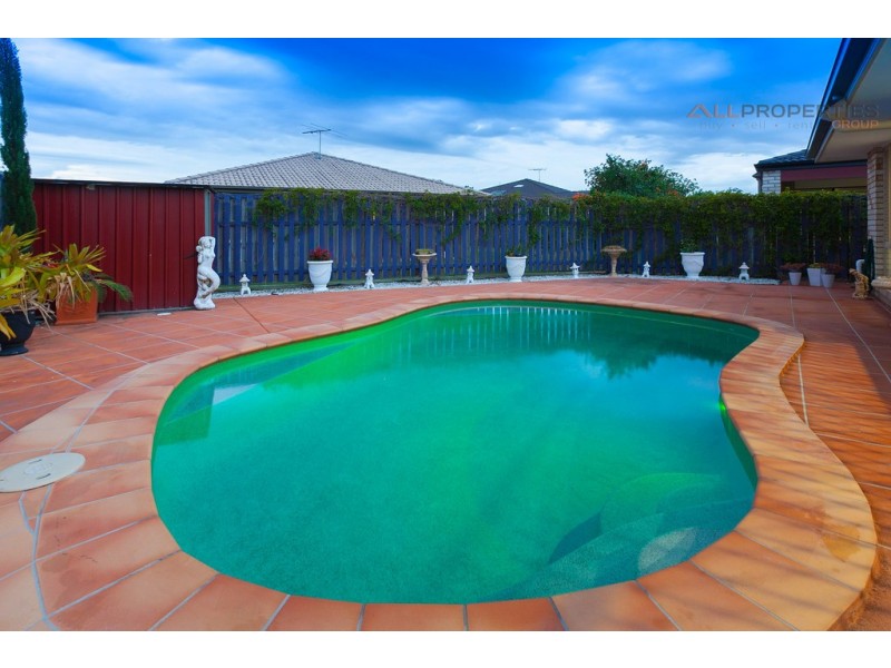 8 Weir Close, Berrinba QLD 4117