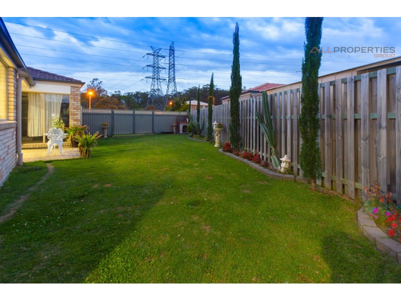 8 Weir Close, Berrinba QLD 4117