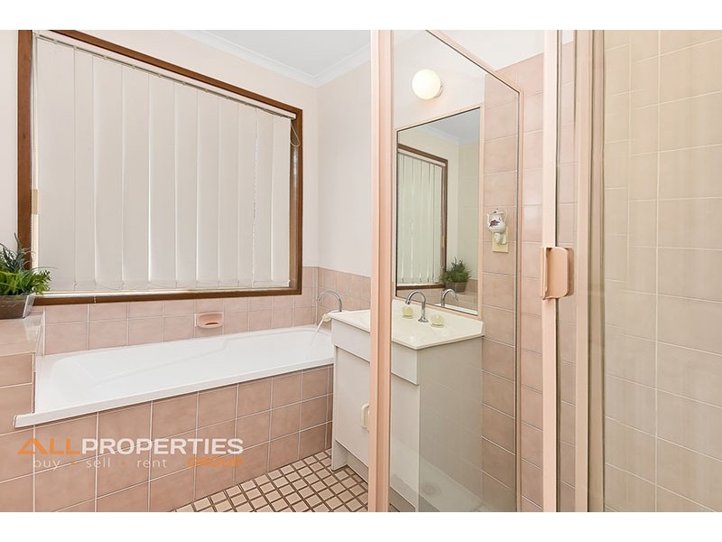 207 WALLER ROAD, Regents Park QLD 4118