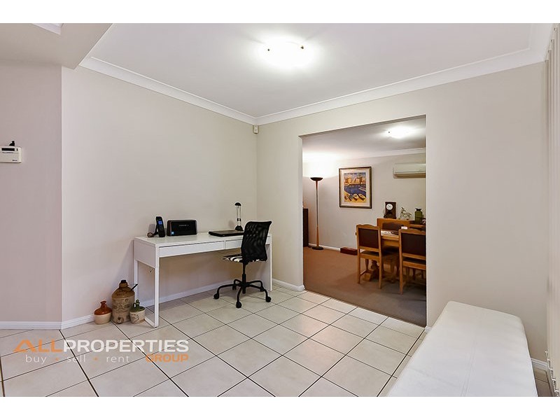 17 Glenlee Place, Parkinson QLD 4115