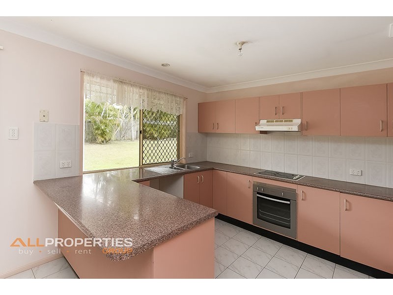 18 FROMELLES CT, Regents Park QLD 4118
