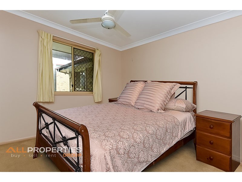 18 FROMELLES CT, Regents Park QLD 4118