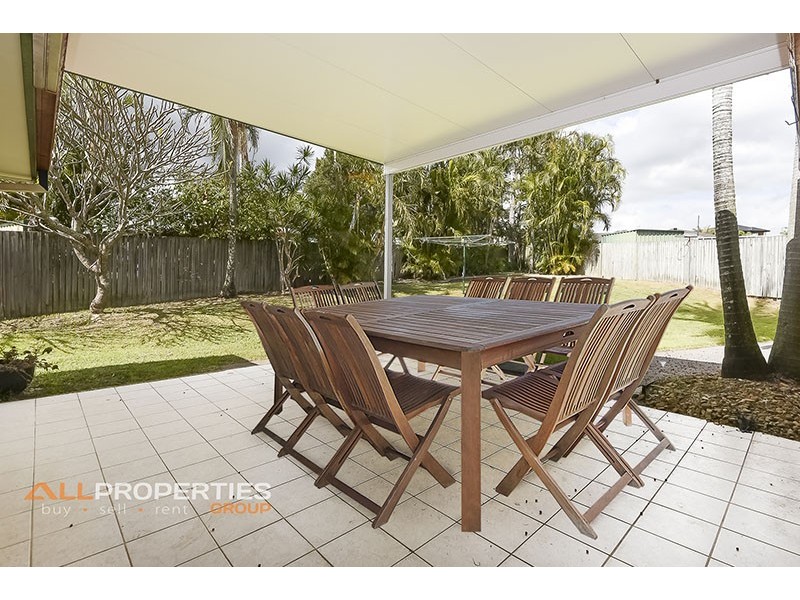 18 FROMELLES CT, Regents Park QLD 4118