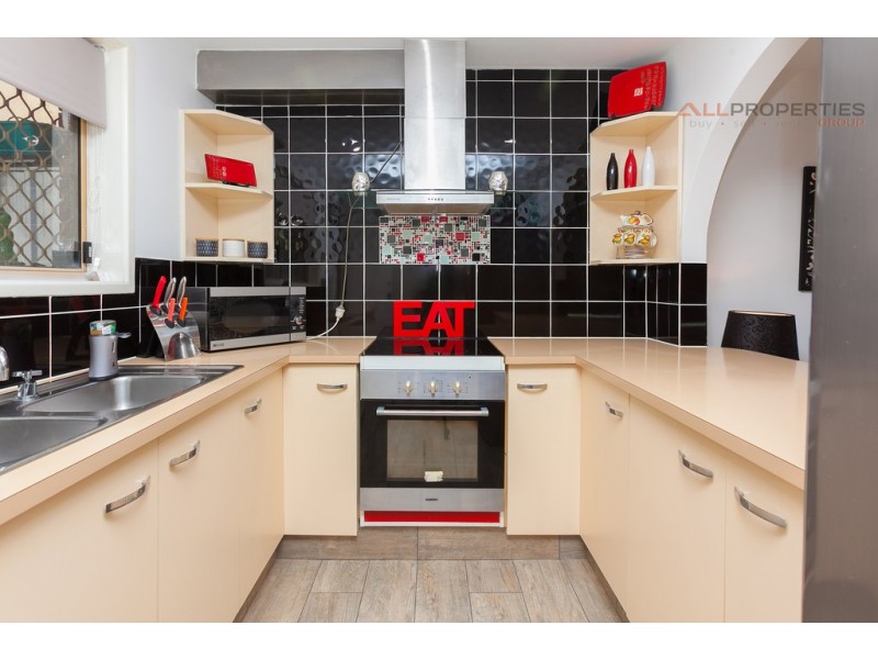 8/38 Charles Ave, Logan Central QLD 4114