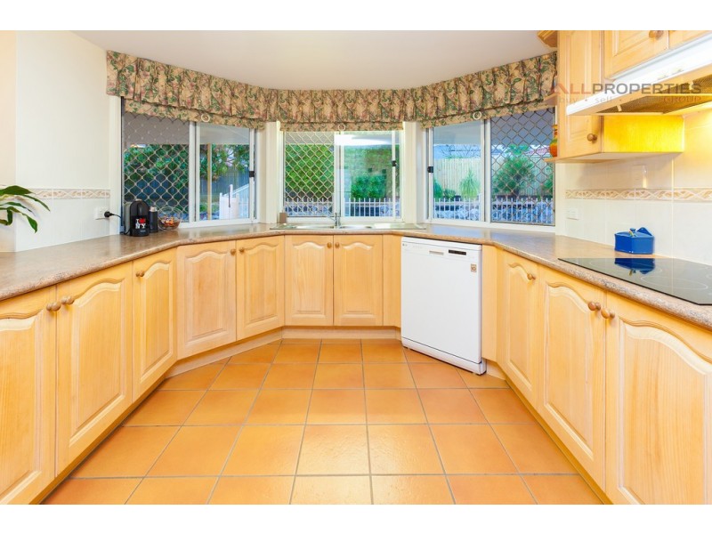 17 Azalea Cres, Calamvale QLD 4116