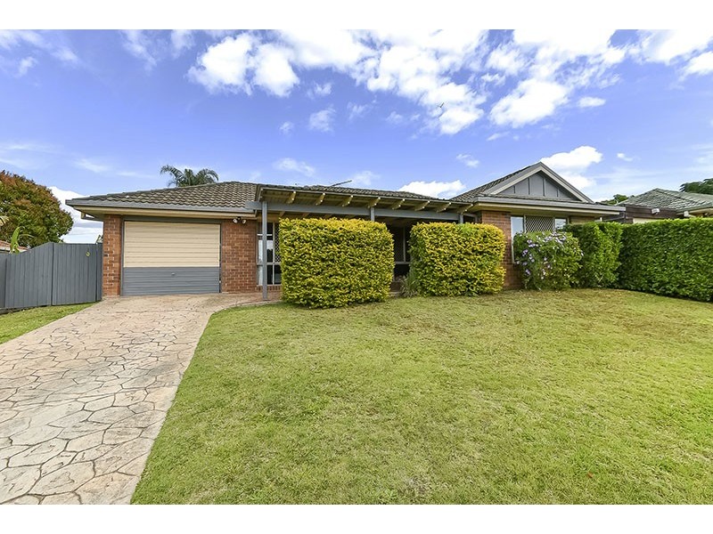 76 BOTTLEBRUSH DRIVE, Regents Park QLD 4118