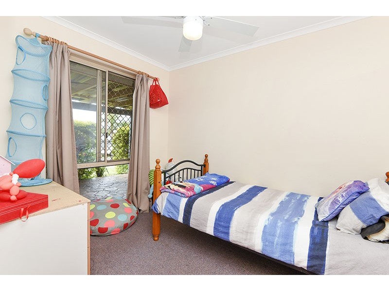 76 BOTTLEBRUSH DRIVE, Regents Park QLD 4118