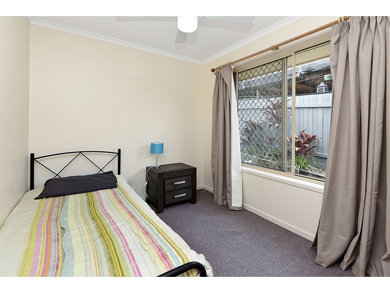 76 BOTTLEBRUSH DRIVE, Regents Park QLD 4118