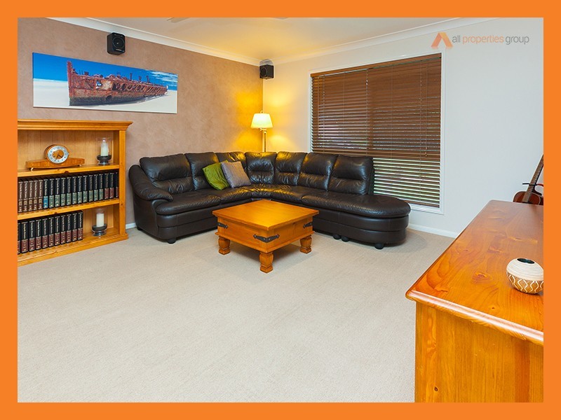 17 Wren Close, Forest Lake QLD 4078