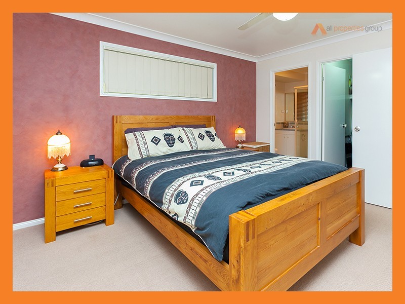 17 Wren Close, Forest Lake QLD 4078