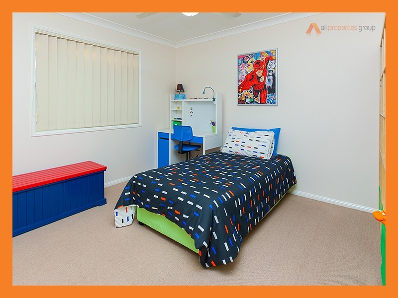 17 Wren Close, Forest Lake QLD 4078