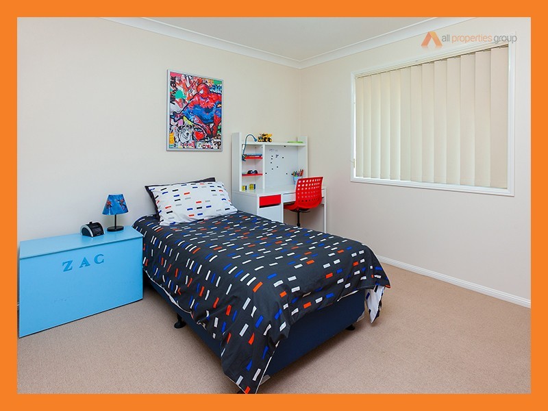 17 Wren Close, Forest Lake QLD 4078