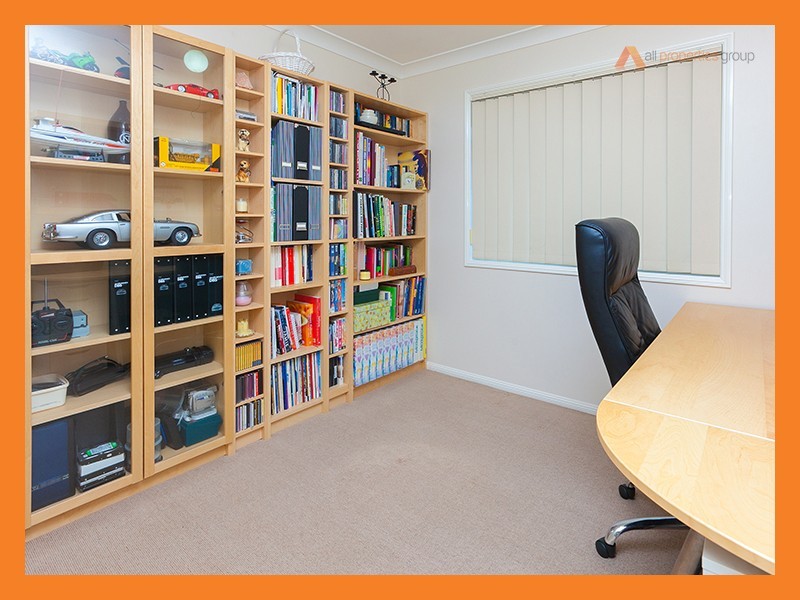 17 Wren Close, Forest Lake QLD 4078