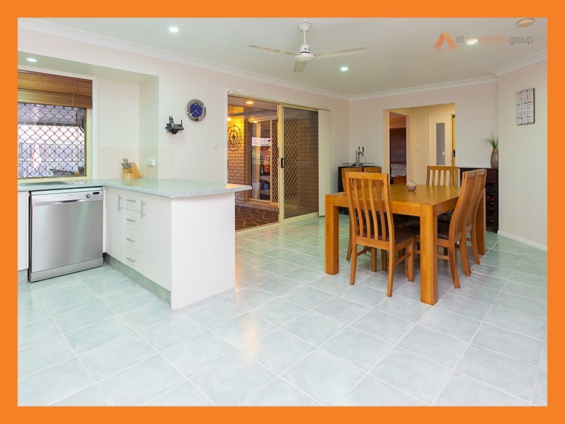 17 Wren Close, Forest Lake QLD 4078