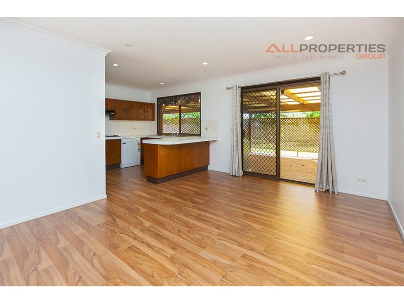 9 Peverell Street, Hillcrest QLD 4118