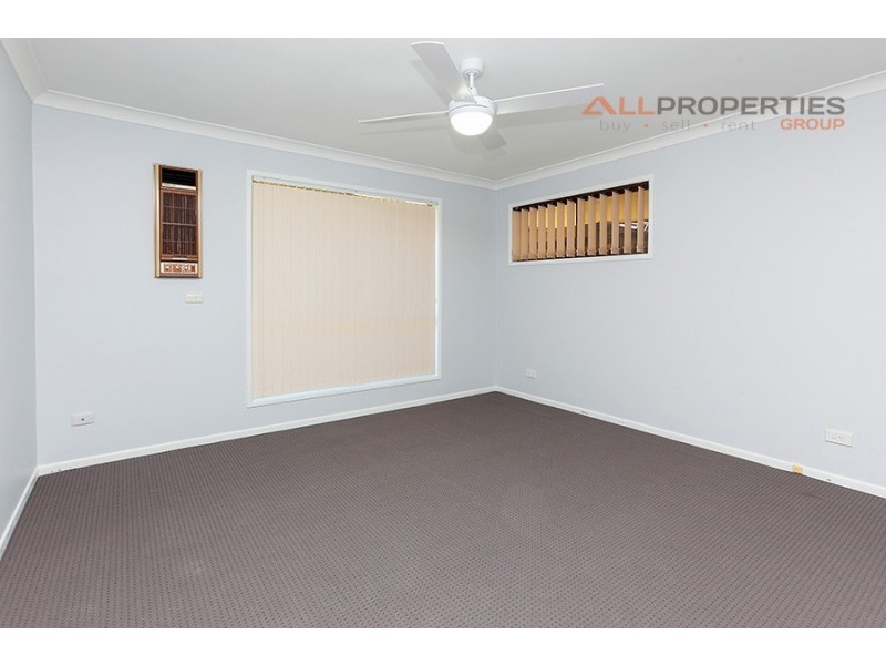 9 Peverell Street, Hillcrest QLD 4118