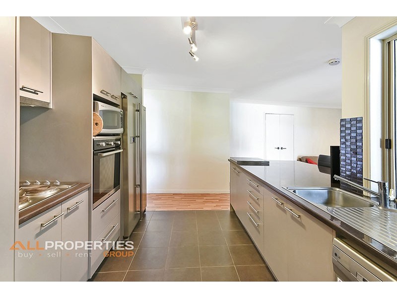 31 REDGUM DRIVE, Regents Park QLD 4118