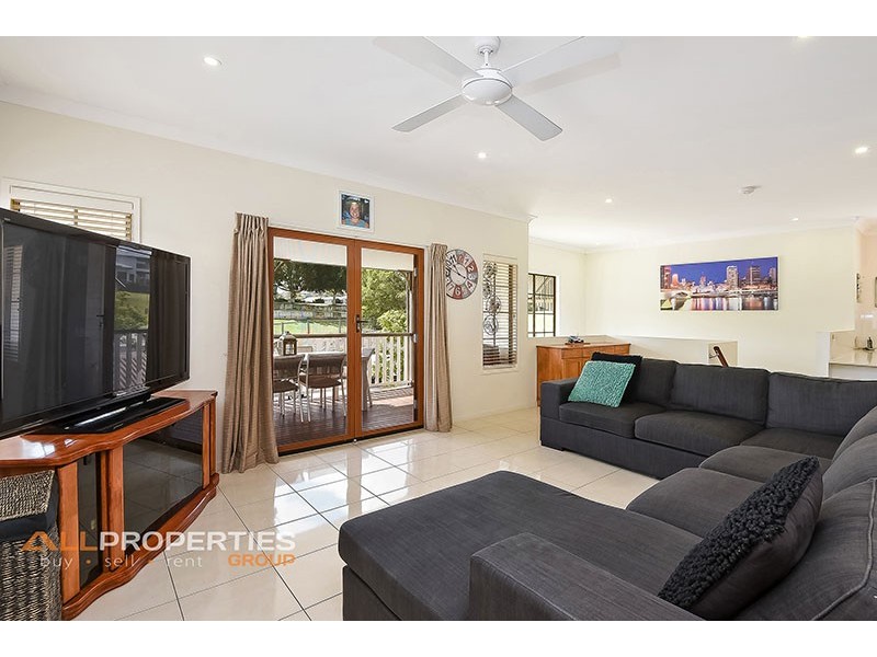 28 Riverine Drive, Springfield Lakes QLD 4300