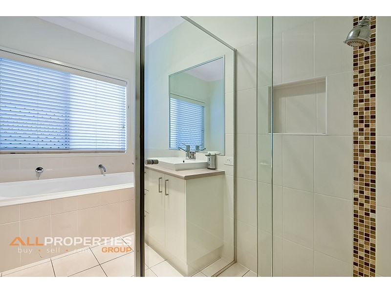 28 Riverine Drive, Springfield Lakes QLD 4300