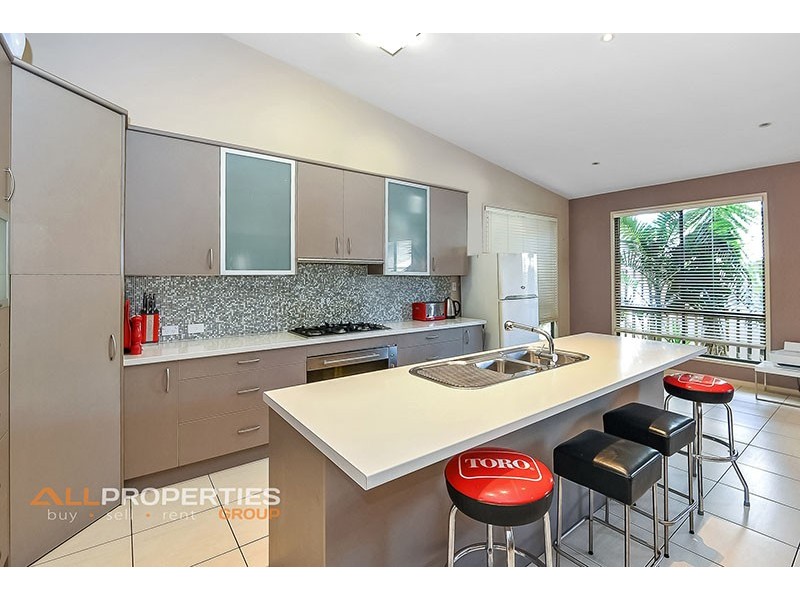 10 Brush Box Place, Heathwood QLD 4110