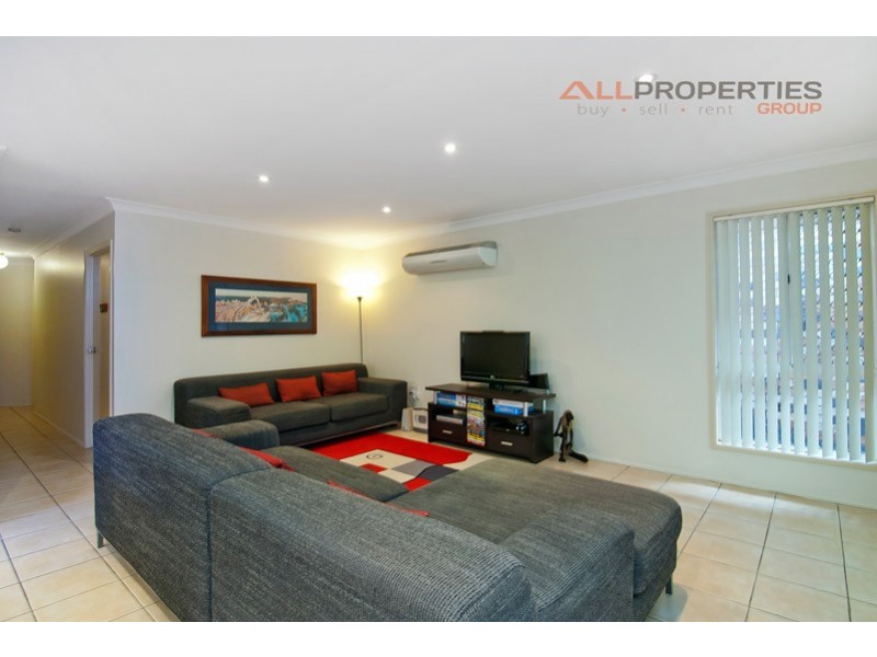 42 Oldbury Place, Forest Lake QLD 4078