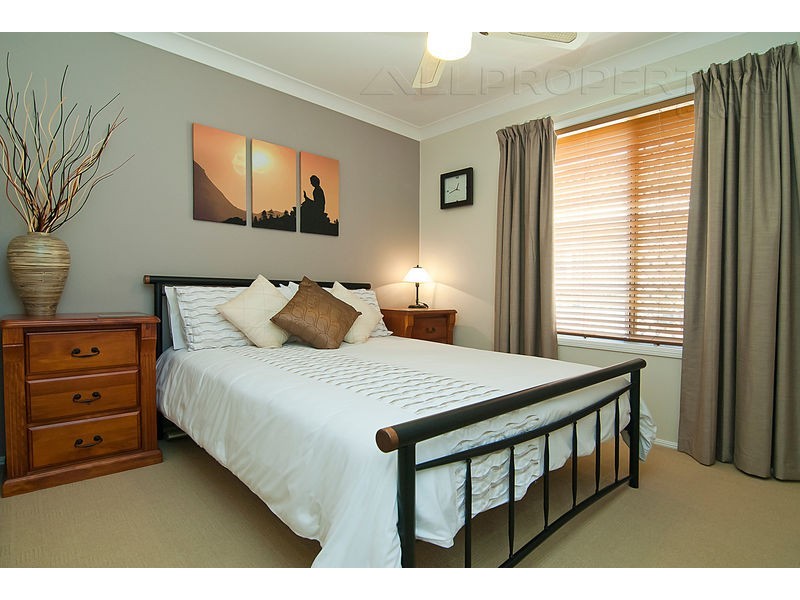 42 Oldbury Place, Forest Lake QLD 4078