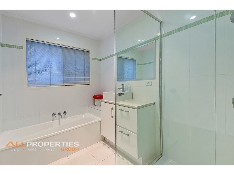 6 Radiata Place, Forest Lake QLD 4078