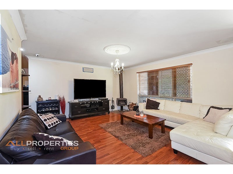 10 VENOSA PLACE, Regents Park QLD 4118
