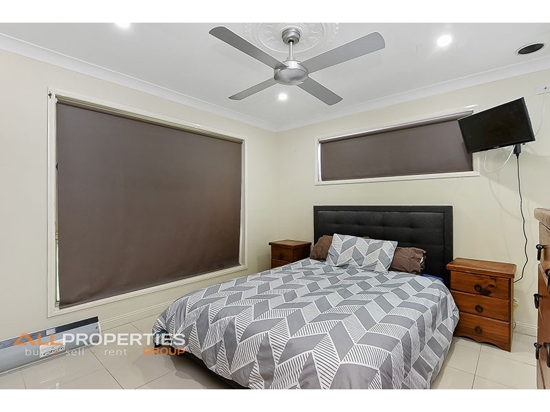 10 VENOSA PLACE, Regents Park QLD 4118