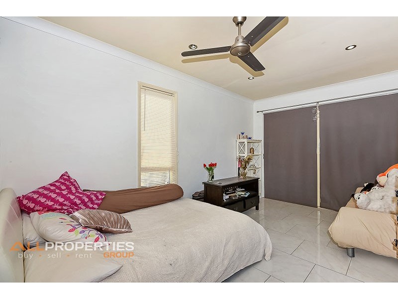 10 VENOSA PLACE, Regents Park QLD 4118