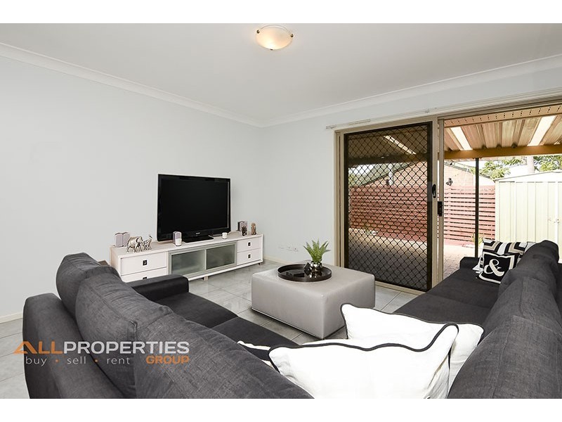 14 GREENVALE CT, Regents Park QLD 4118
