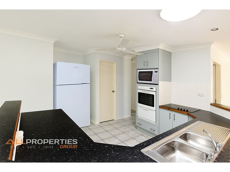 14 GREENVALE CT, Regents Park QLD 4118