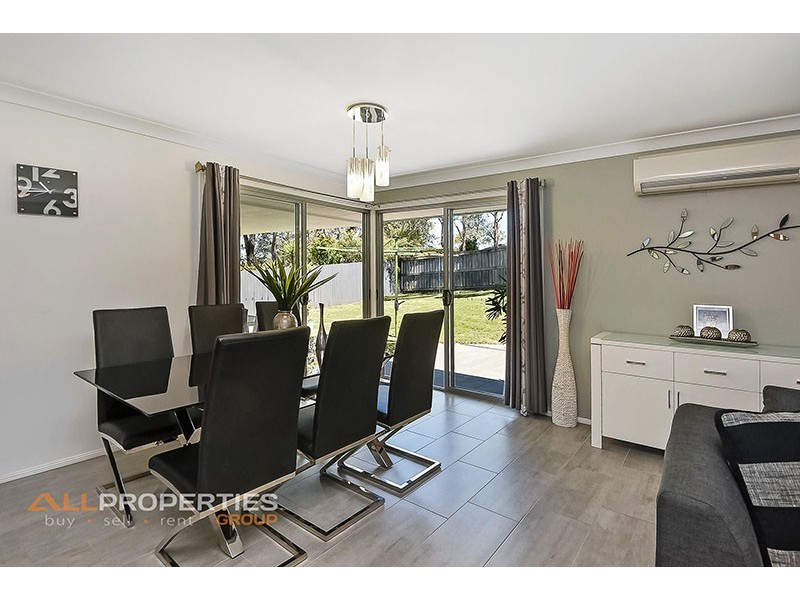 16 Windsor Place, Forest Lake QLD 4078