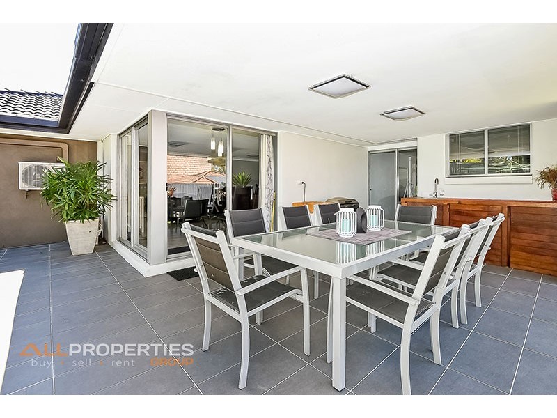 16 Windsor Place, Forest Lake QLD 4078