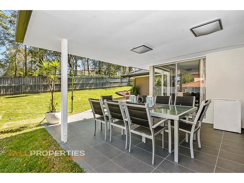 16 Windsor Place, Forest Lake QLD 4078