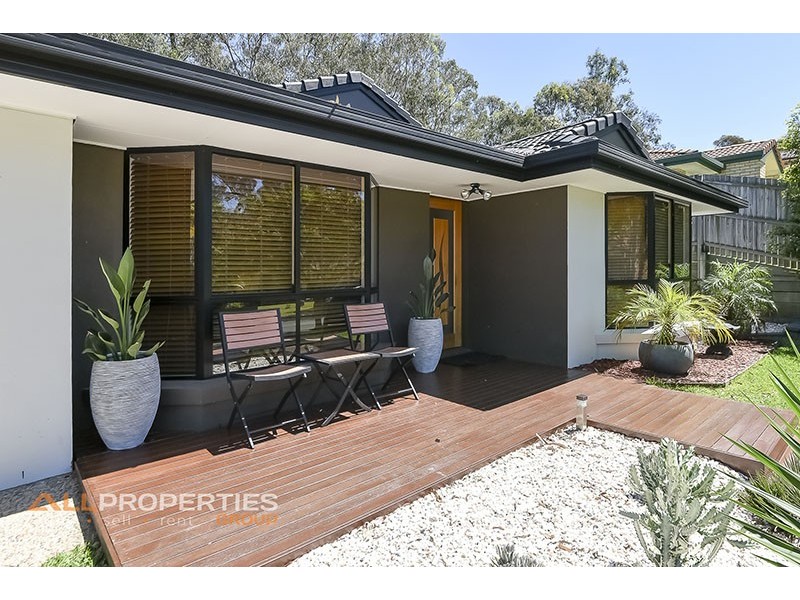 16 Windsor Place, Forest Lake QLD 4078