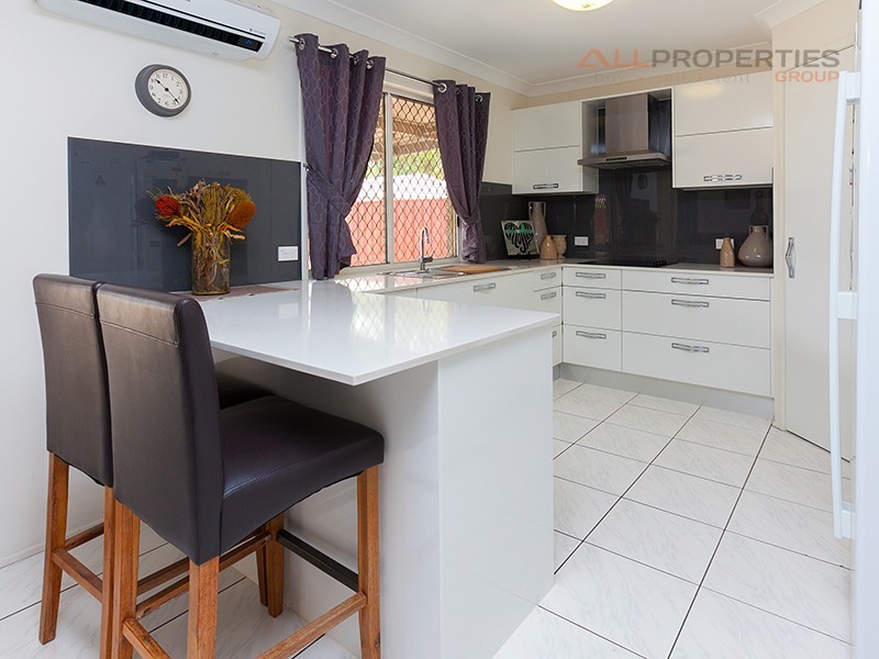 705 Blunder road, Doolandella QLD 4077