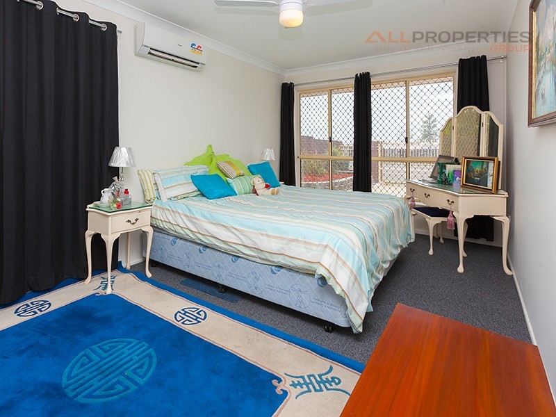 705 Blunder road, Doolandella QLD 4077