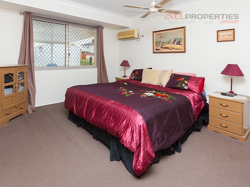 705 Blunder road, Doolandella QLD 4077