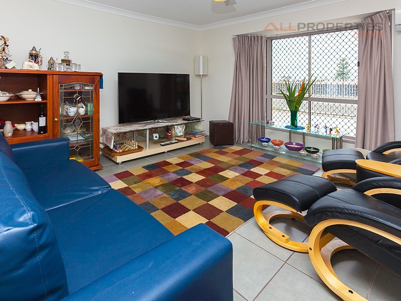 705 Blunder road, Doolandella QLD 4077